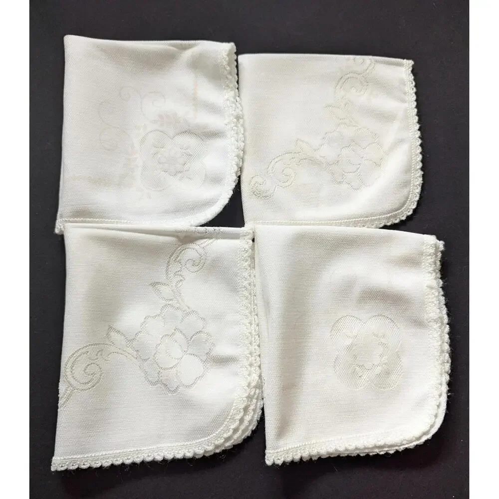 Vintage Floral Design Scalloped Edge Ecru White Napkins Perfect Set Of 4